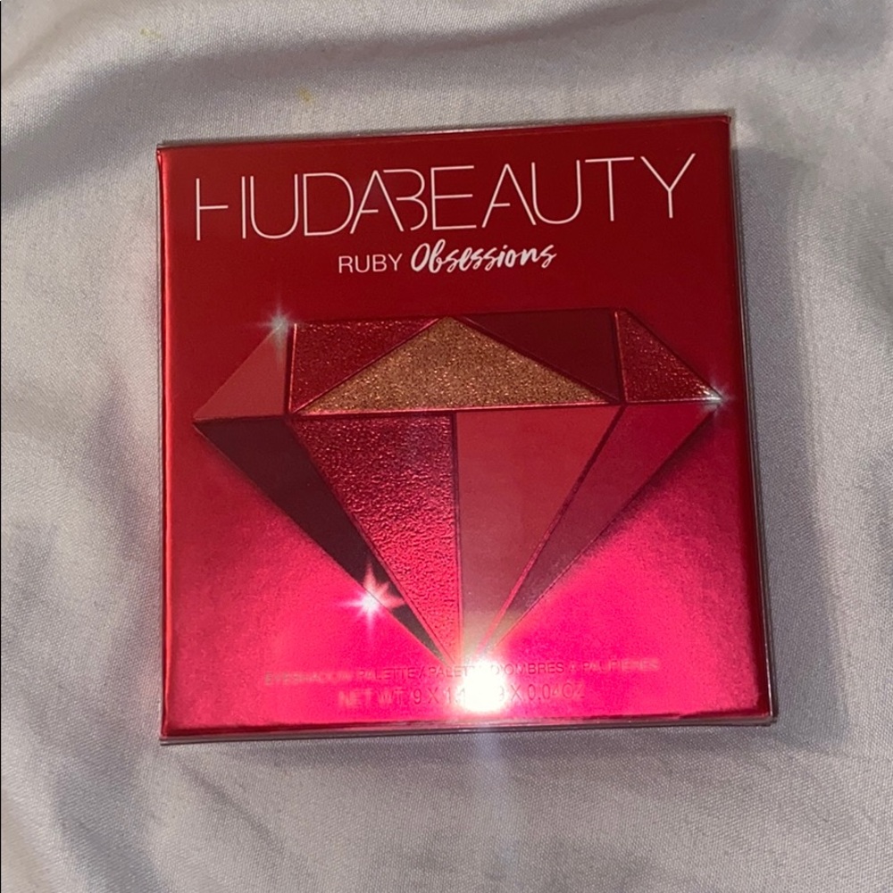 Huda Beauty Ruby Obsessions Palette